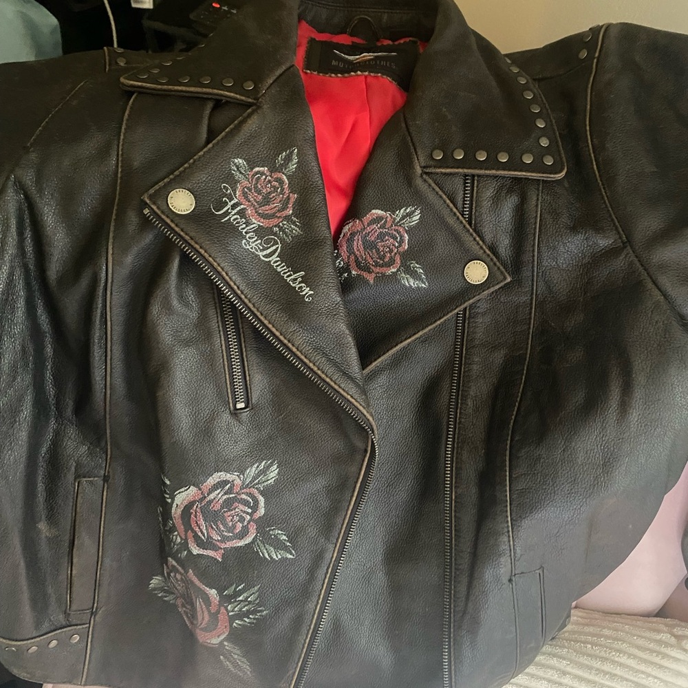 Harley Davidson leather jacket size 2W worn 1x new smoke free! OBO